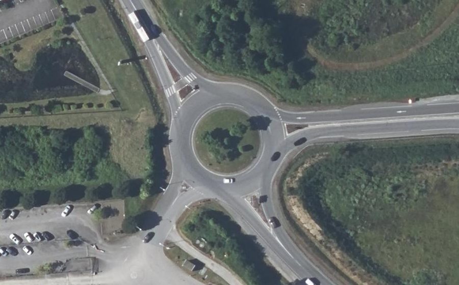 Vue aérienne du Rond-point anonyme n°39743641