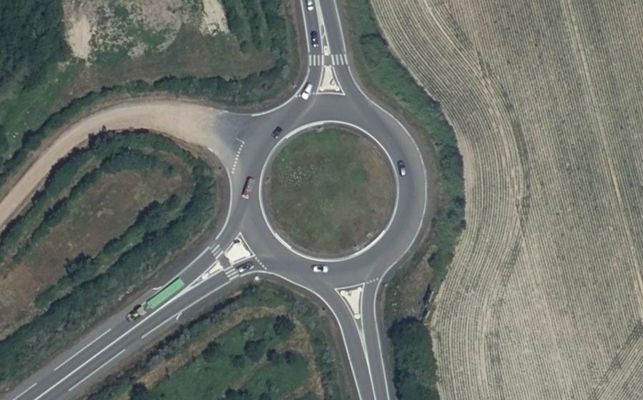 Vue aérienne du Rond-point anonyme n°39743670