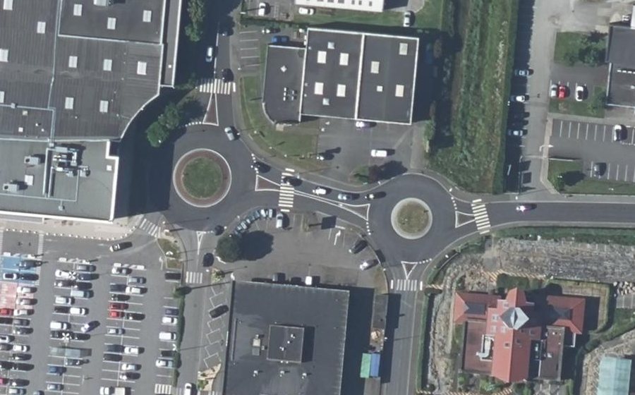 Vue aérienne du Rond-point anonyme n°39775661