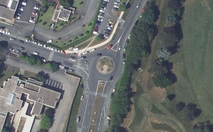 Vue aérienne du Rond-point anonyme n°39783461