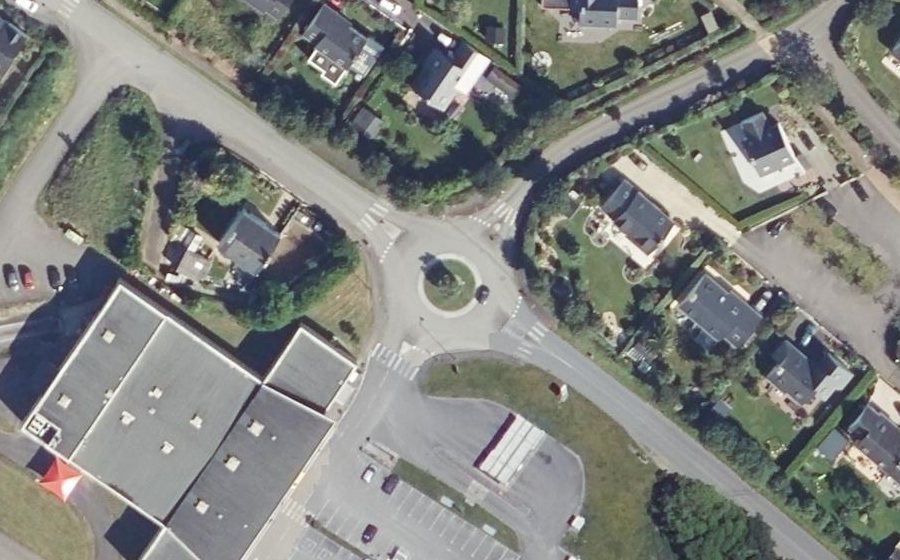 Vue aérienne du Rond-point anonyme n°39783674