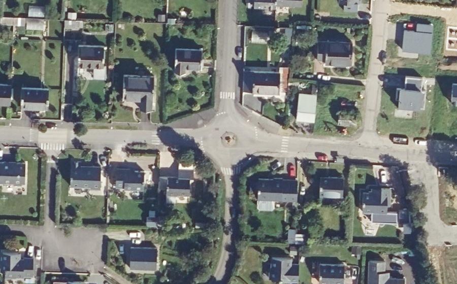Vue aérienne du Rond-point anonyme n°39783684