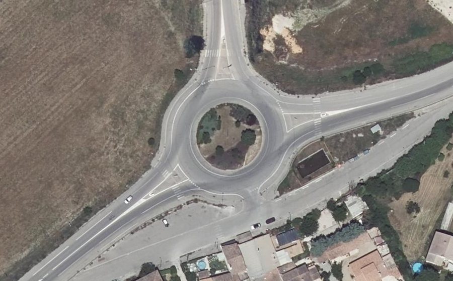 Vue aérienne du Rond-point anonyme n°39791955