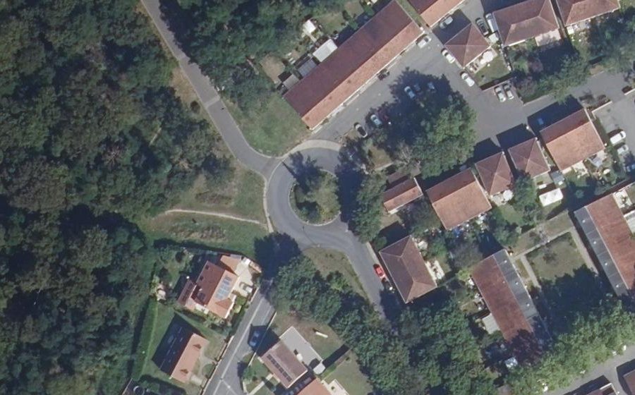 Vue aérienne du Rond-point anonyme n°39810210