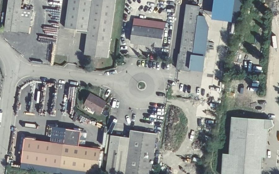 Vue aérienne du Rond-point anonyme n°39821623