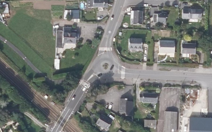 Vue aérienne du Rond-point anonyme n°39824110