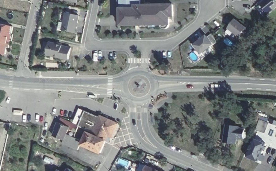 Vue aérienne du Rond-point anonyme n°39838136