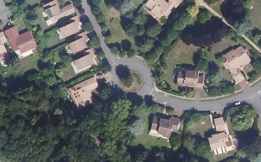 Vue aérienne du Rond-point anonyme n°39845114