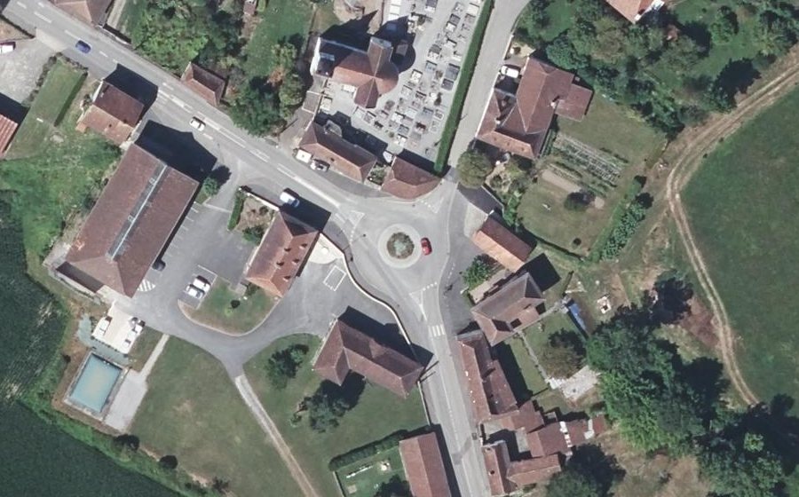 Vue aérienne du Rond-point anonyme n°39895040