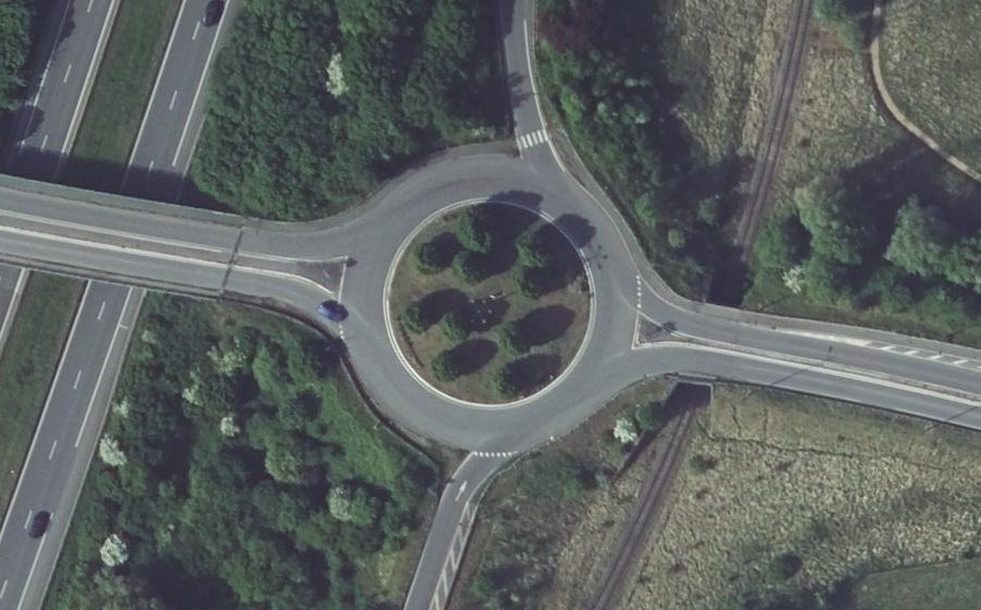 Vue aérienne du Rond-point anonyme n°39900726