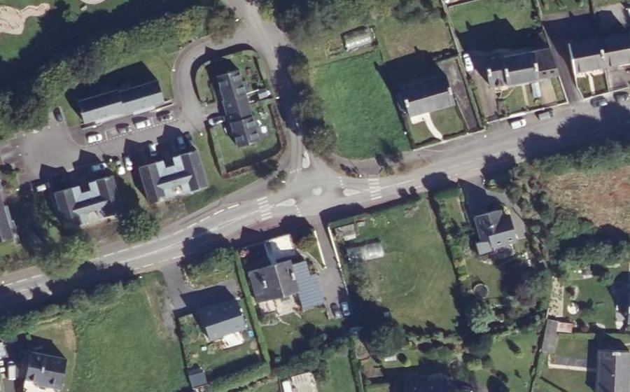 Vue aérienne du Rond-point anonyme n°39905253