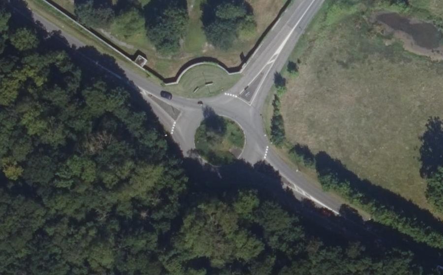 Vue aérienne du Rond-point anonyme n°39956822