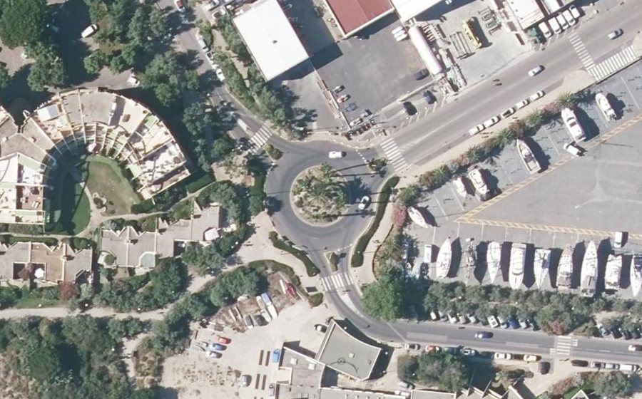 Vue aérienne du Rond-point anonyme n°39970033