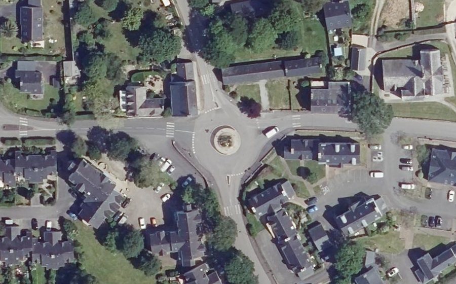 Vue aérienne du Rond-point anonyme n°39991930