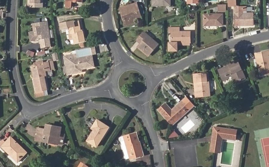 Vue aérienne du Rond-point anonyme n°399978538