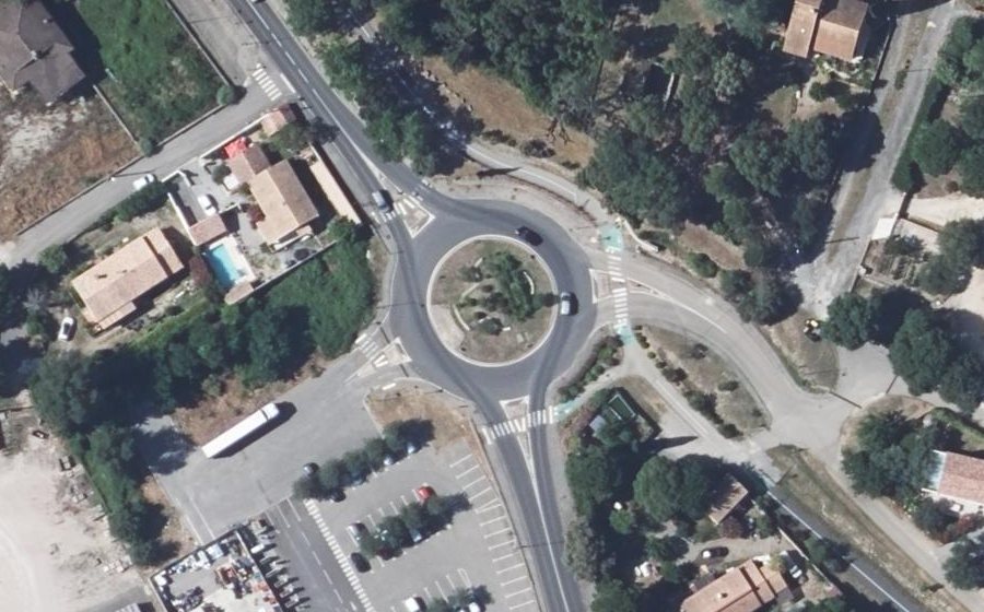 Vue aérienne du Rond-point anonyme n°40012096