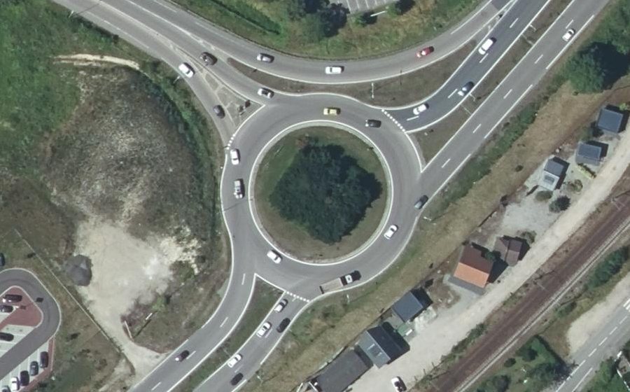 Vue aérienne du Rond-point anonyme n°40017397