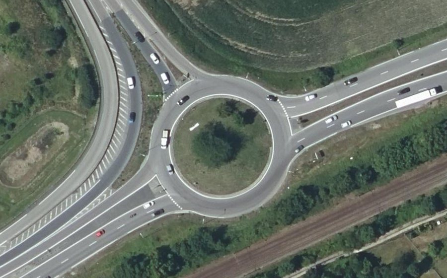 Vue aérienne du Rond-point anonyme n°40017408