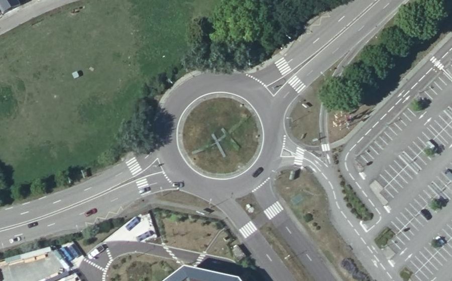 Vue aérienne du Rond-point anonyme n°40017424