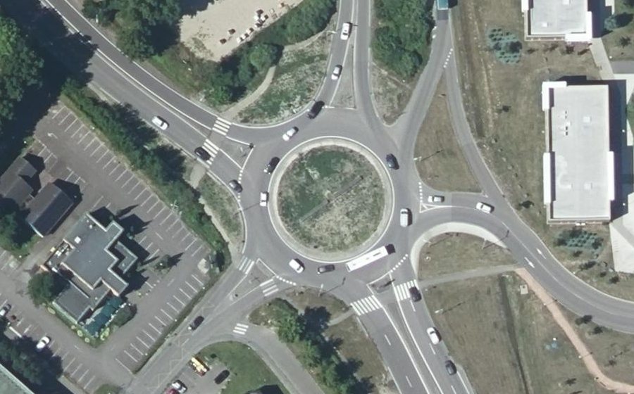 Vue aérienne du Rond-point anonyme n°40017427
