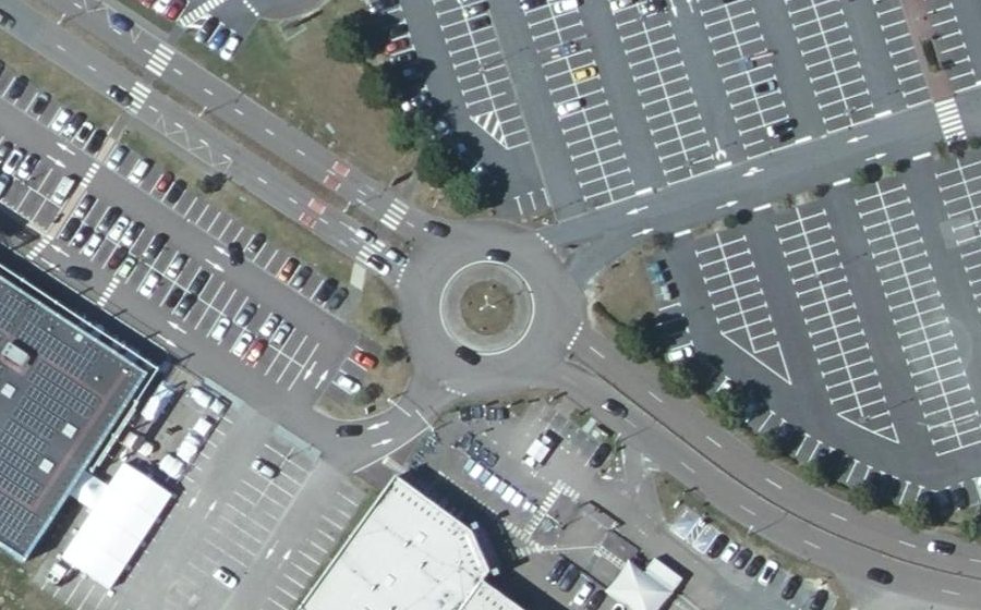 Vue aérienne du Rond-point anonyme n°40017431