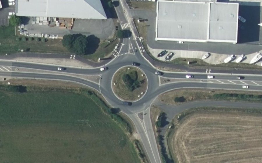 Vue aérienne du Rond-point anonyme n°40017805