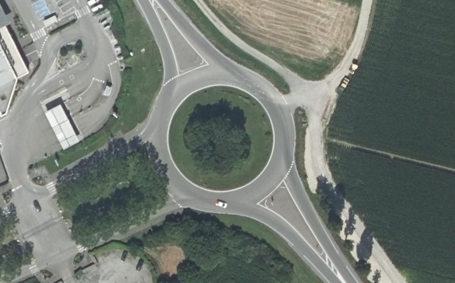 Vue aérienne du Rond-point anonyme n°40030263