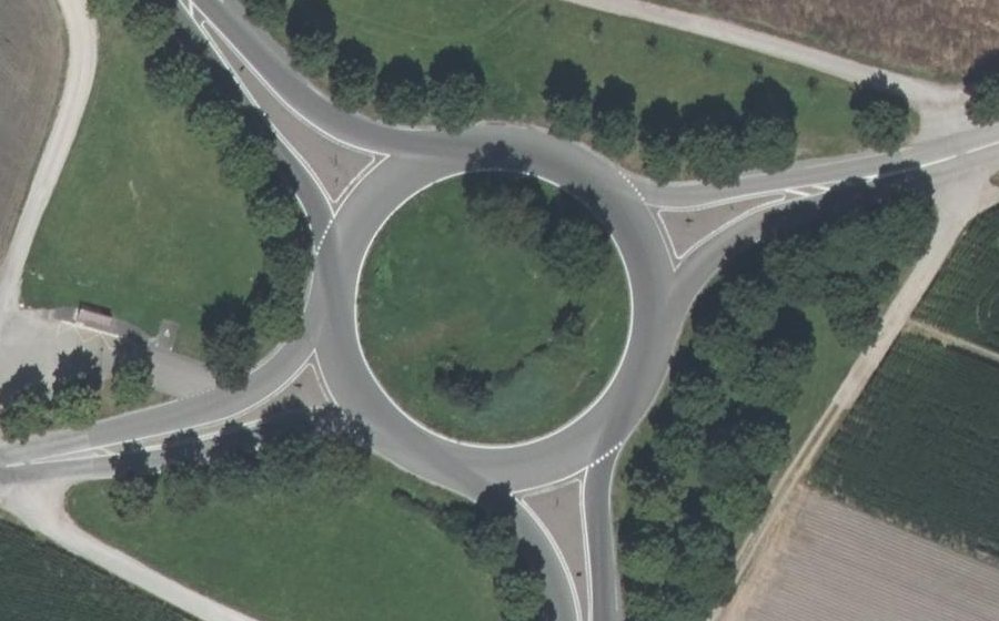 Vue aérienne du Rond-point anonyme n°40030373