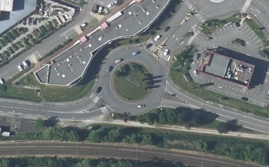 Vue aérienne du Rond-point anonyme n°40030800