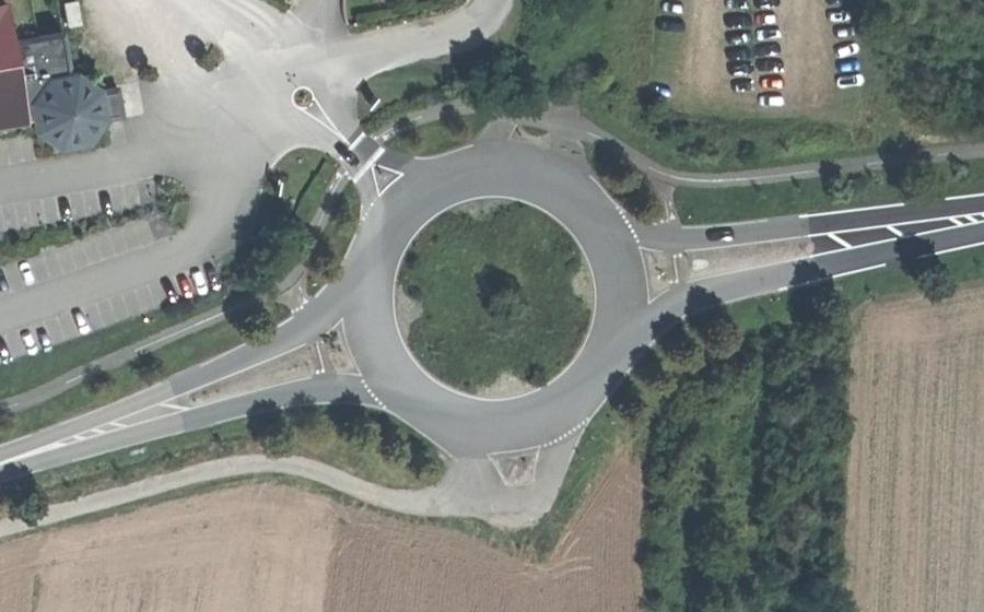 Vue aérienne du Rond-point anonyme n°40031975