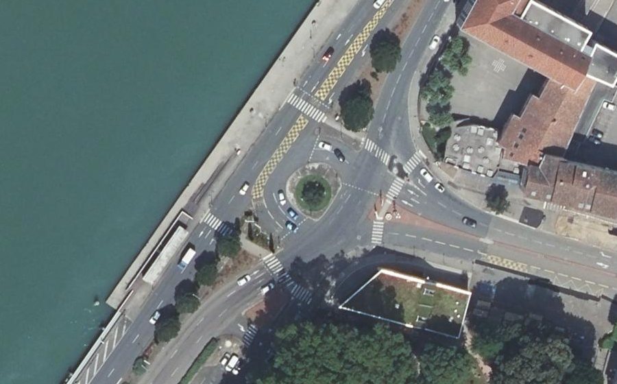 Vue aérienne du Rond-point anonyme n°40059462