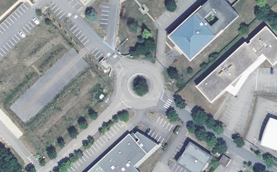 Vue aérienne du Rond-point anonyme n°40070397
