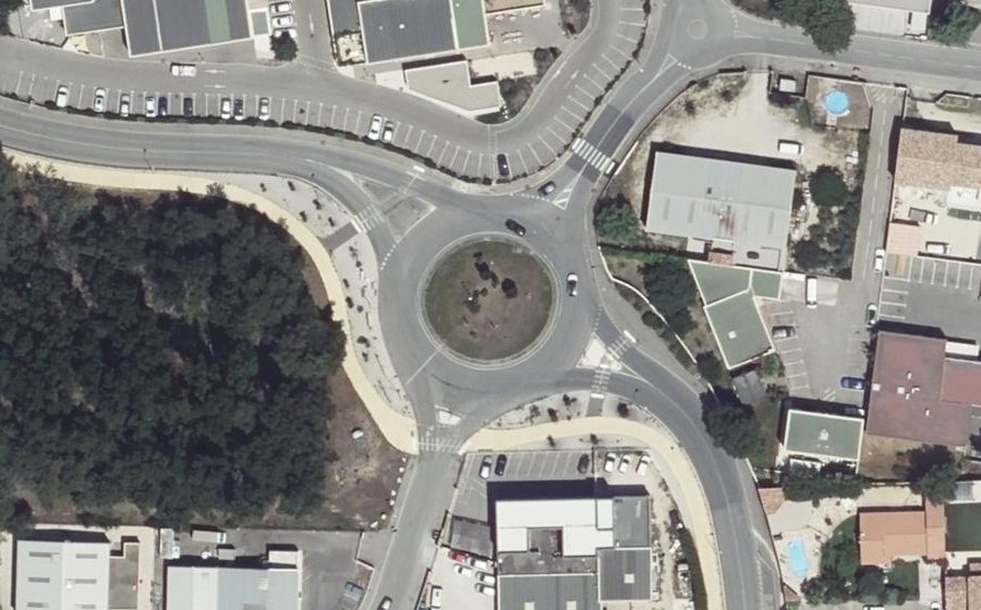 Vue aérienne du Rond-point anonyme n°40122971