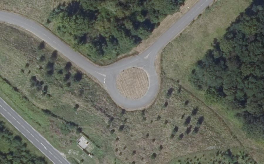Vue aérienne du Rond-point anonyme n°401262990