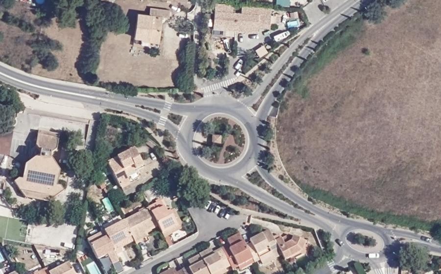 Vue aérienne du Rond-point anonyme n°40153071
