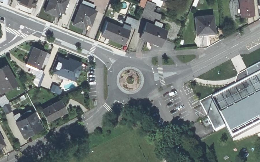 Vue aérienne du Rond-point anonyme n°4015513
