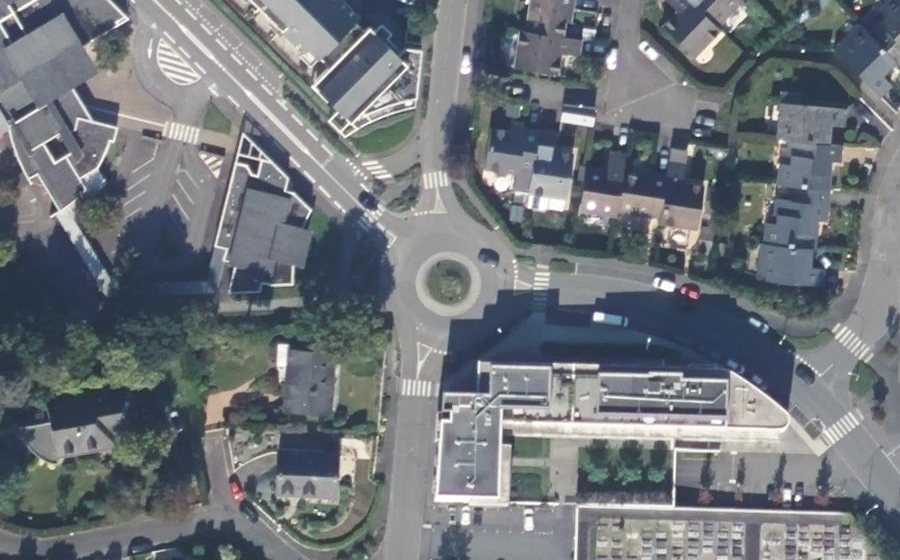 Vue aérienne du Rond-point anonyme n°401613313