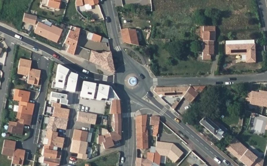 Vue aérienne du Rond-point anonyme n°401623465