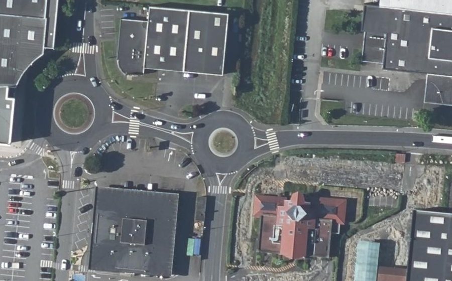 Vue aérienne du Rond-point anonyme n°40162631