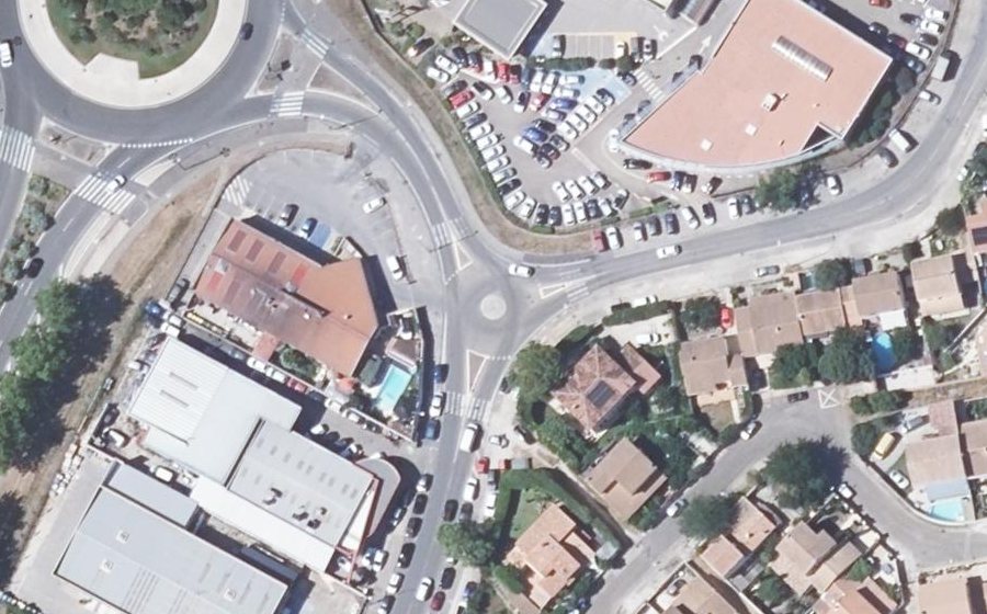 Vue aérienne du Rond-point anonyme n°40166082