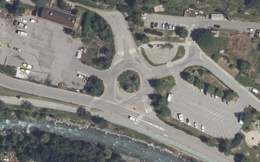 Vue aérienne du Rond-point anonyme n°40188451