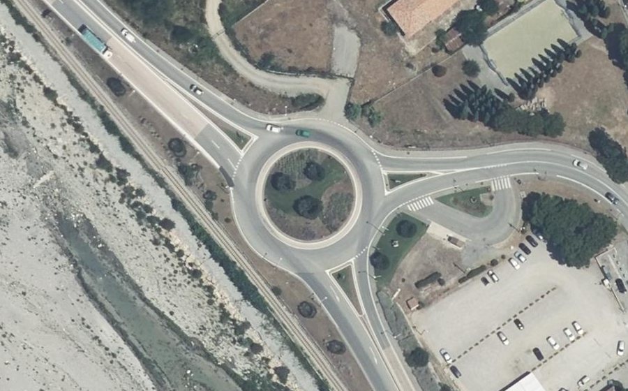 Vue aérienne du Rond-point anonyme n°40190910