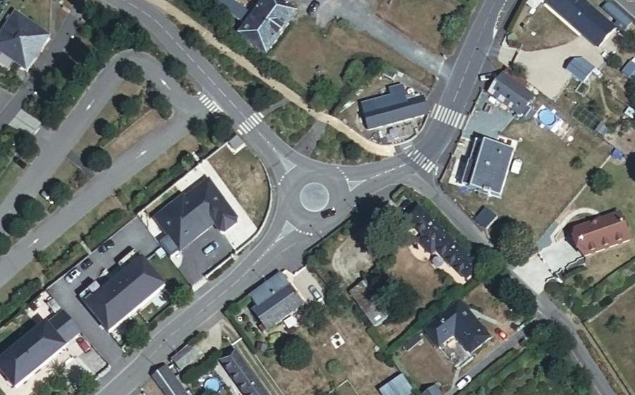 Vue aérienne du Rond-point anonyme n°402050695