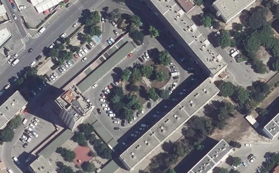Vue aérienne du Rond-point anonyme n°402147195