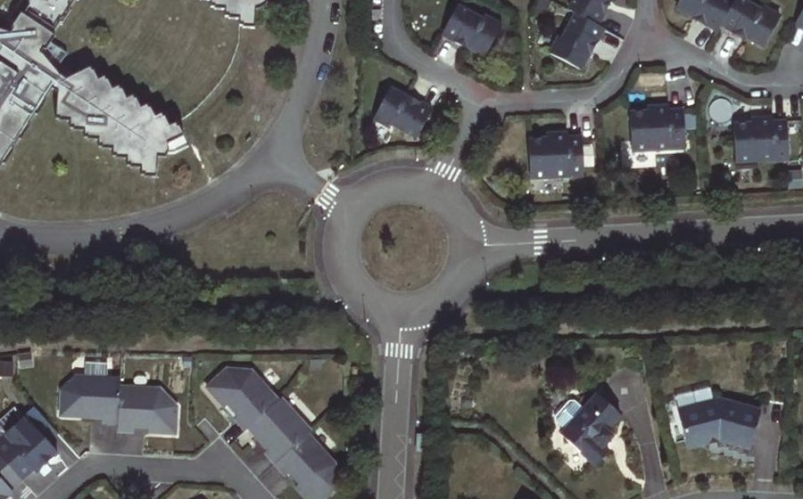 Vue aérienne du Rond-point anonyme n°40217540