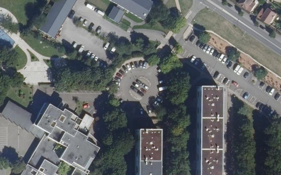 Vue aérienne du Rond-point anonyme n°402186406