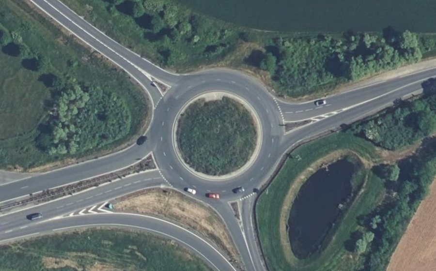 Vue aérienne du Rond-point anonyme n°40285535