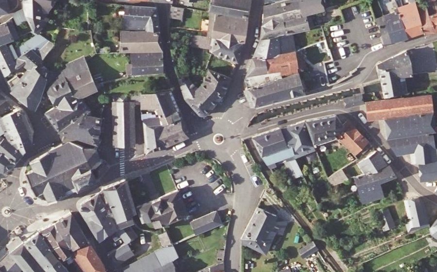 Vue aérienne du Rond-point anonyme n°40294137