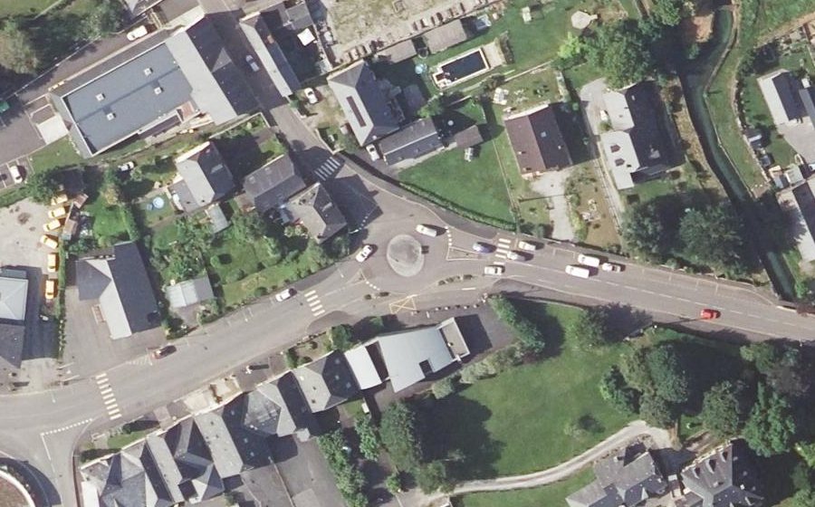 Vue aérienne du Rond-point anonyme n°40295090