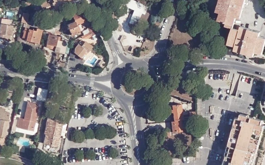 Vue aérienne du Rond-point anonyme n°40306618